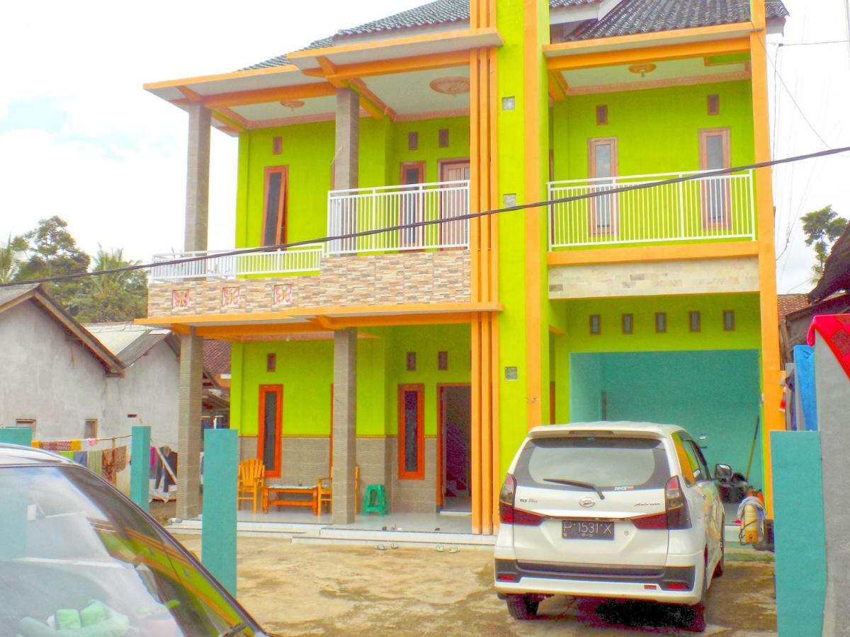 Bed and Breakfast Osingvacation Tamansuruh Esterno foto