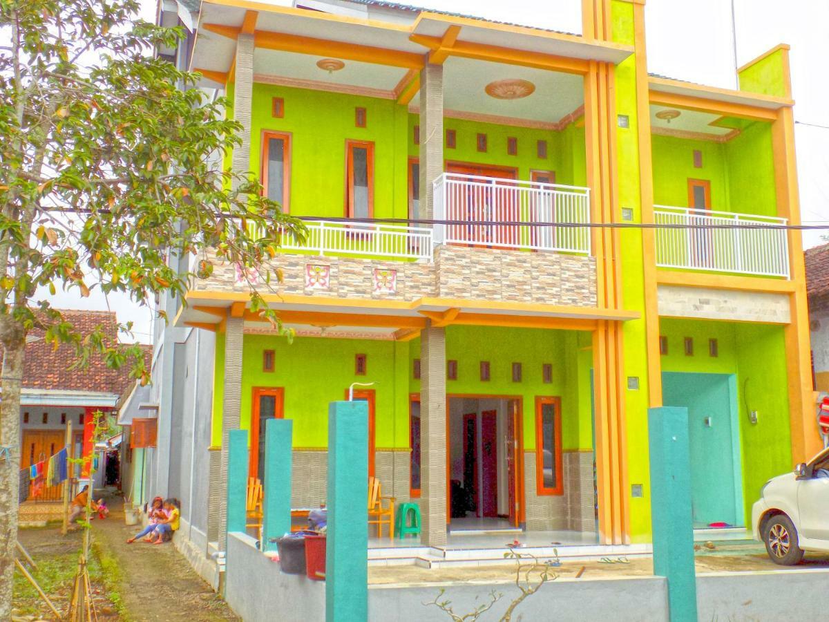 Bed and Breakfast Osingvacation Tamansuruh Esterno foto