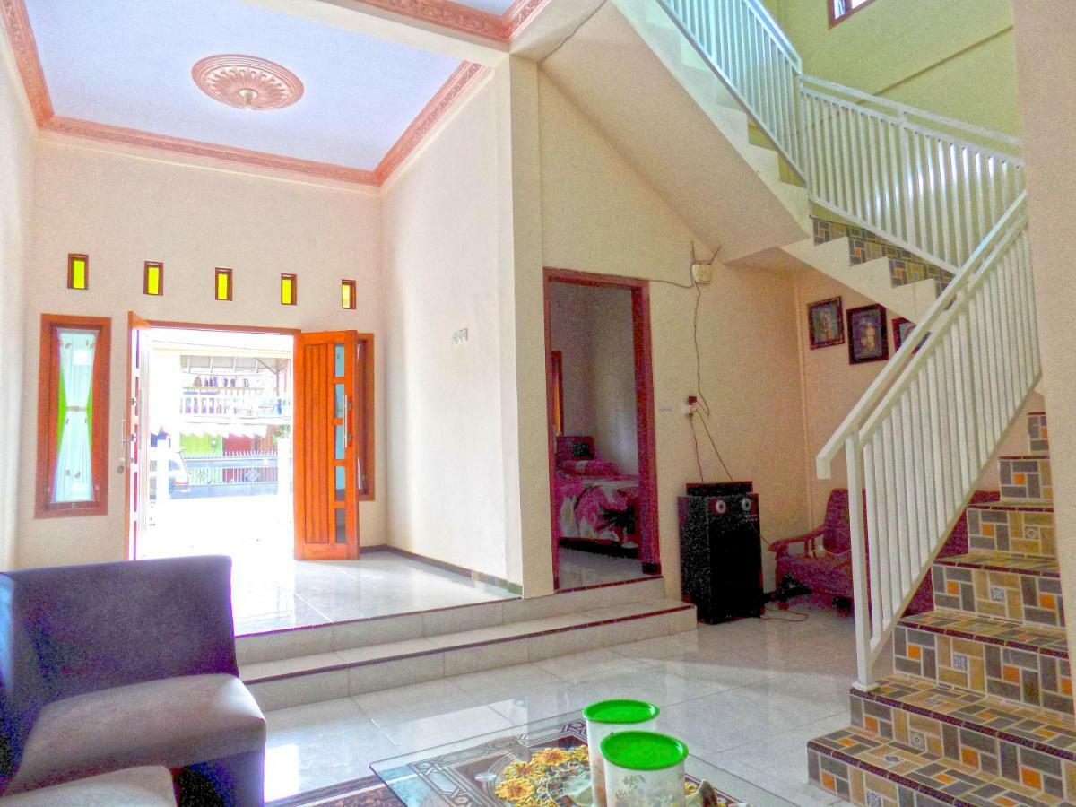Bed and Breakfast Osingvacation Tamansuruh Esterno foto